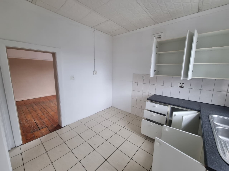 To Let 2 Bedroom Property for Rent in Lansdowne Western Cape